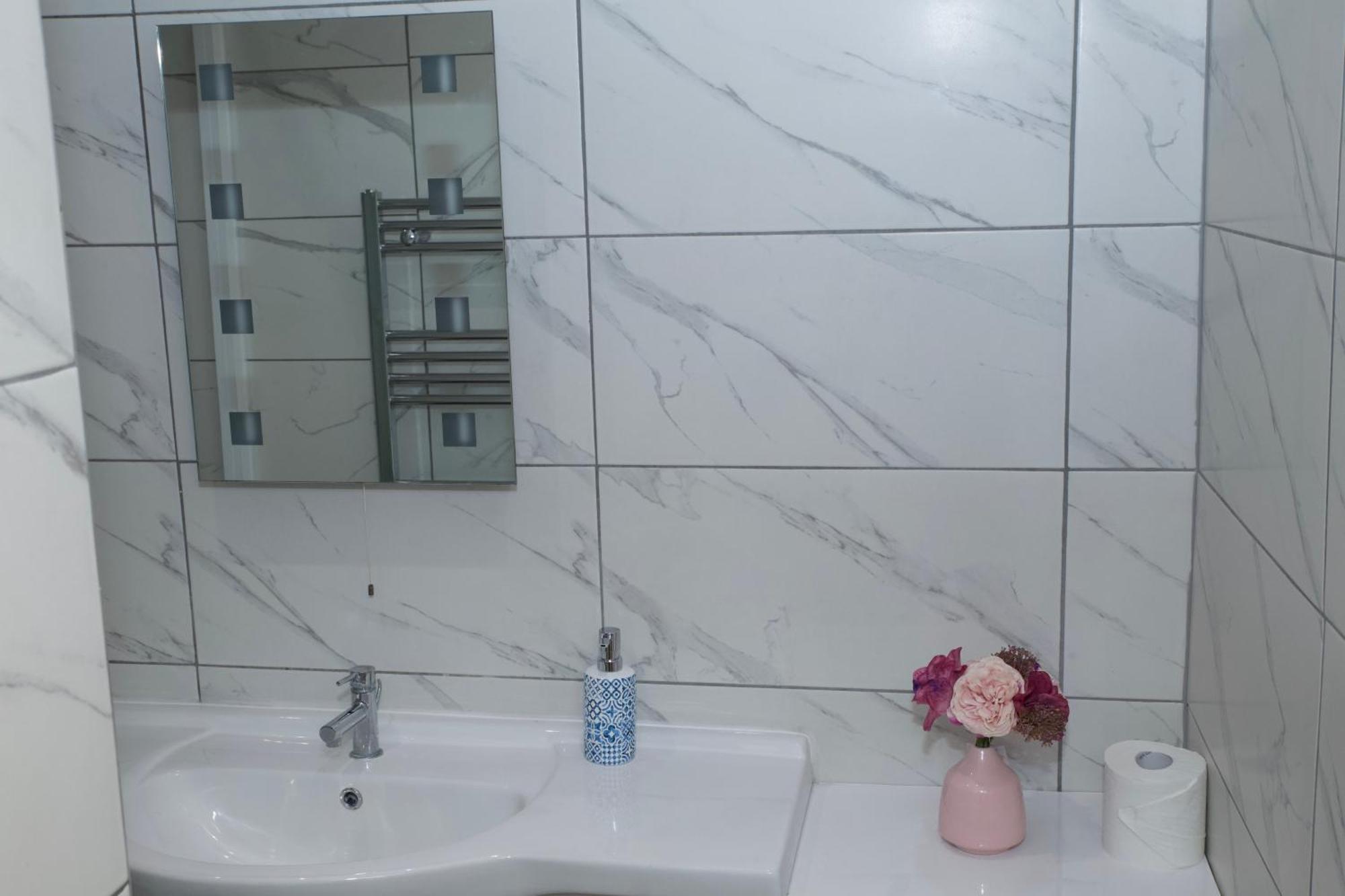 Spacious Modern 2 Bed Flat In City Centre 독서 외부 사진