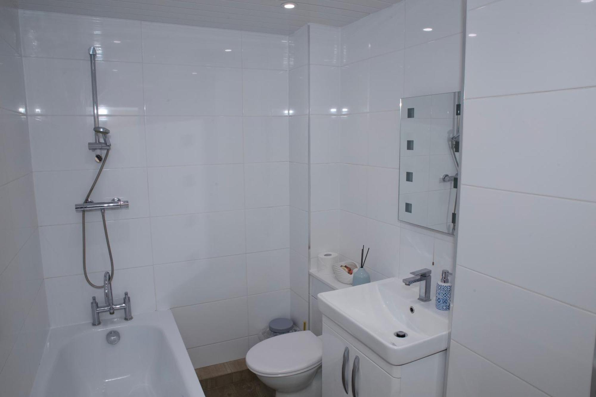 Spacious Modern 2 Bed Flat In City Centre 독서 외부 사진